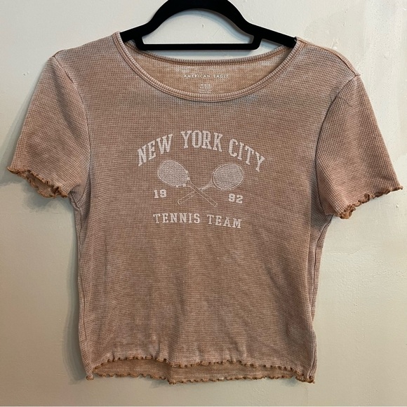 American Eagle Outfitters Tops - American Eagle Waffle Crop NYC New York City Tan Stretch Baby Tee Size M